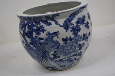 Lot 159 - A pair of Chinese export blue and white...