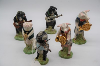 Lot 190 - A collection of six Beswick pig musician...