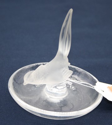 Lot 220 - A Lalique clear glass trinket dish, surmounted...