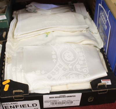Lot 178 - A box of assorted lace and linen, to include...
