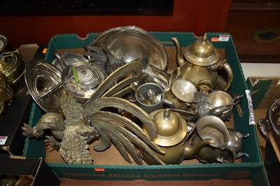 Lot 267 - A box of miscellaneous metalware, to include...