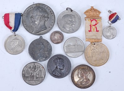 Lot 224 - A collection of commemorative and other...