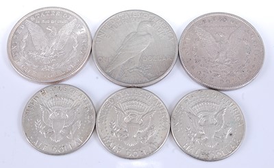 Lot 2124 - U.S.A., 1882 silver Morgan dollar, obv;...