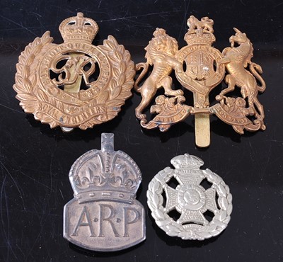 Lot 6 - A WW II Defence and War pair in OHMS box...