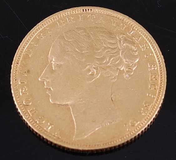 Lot 2212 - Great Britain, 1871 gold full sovereign,...