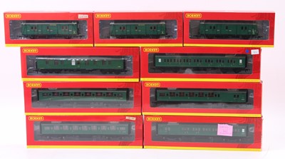 Lot 388 - Hornby Southern Region SR Maunsell Coach and...