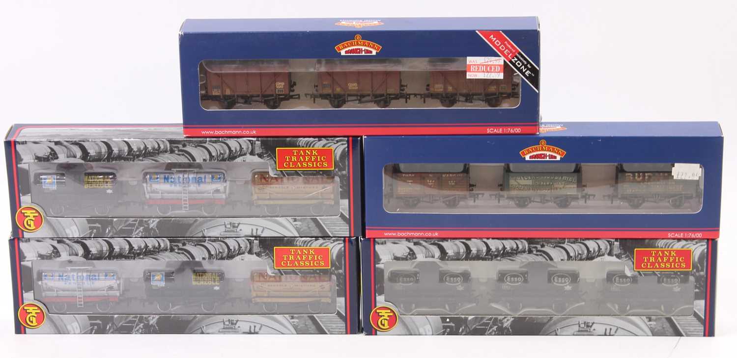 Lot 392 - Bachmann 3 Piece Rolling Stock and Tanker...