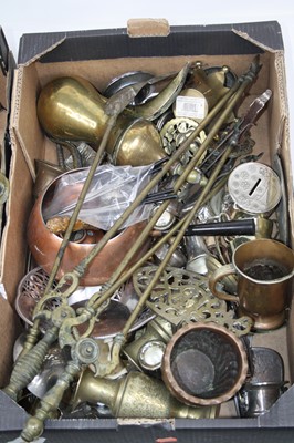 Lot 98 - Two boxes of miscellaneous metalware, to...