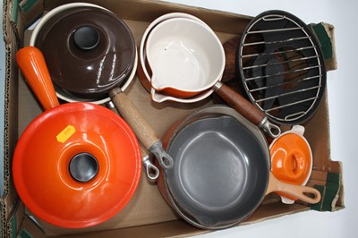 Lot 73 - A collection of oven and cookwares to include...