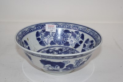 Lot 109 - A Chinese export blue & white vase of baluster...