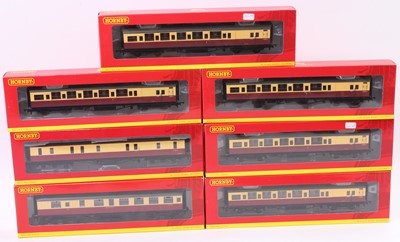 Lot 420 - Hornby boxed Gresley Crimson and Cream...