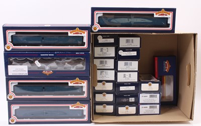Lot 426 - 22 various boxed Bachmann Rolling Stock and...