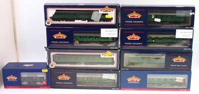 Lot 428 - Bachmann Southern Region Boxed Coach and...