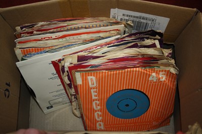 Lot 188 - A box of 78 gramophone records