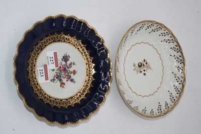 Lot 227 - A first period Worcester dish of scalloped...