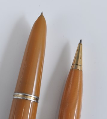 Lot 69 - A vintage Parker 51 fountain pen and pencil,...