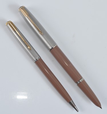 Lot 40 - A Parker 51 fountain pen and pencil set, in...