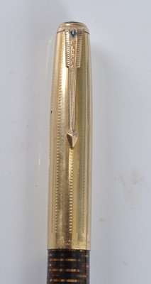 Lot 56 - A Parker Vacuumatic Imperial Golden Pearl...