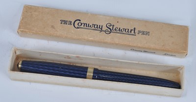 Lot 17 - A Conway Stewart 76 fountain pen, in blue...