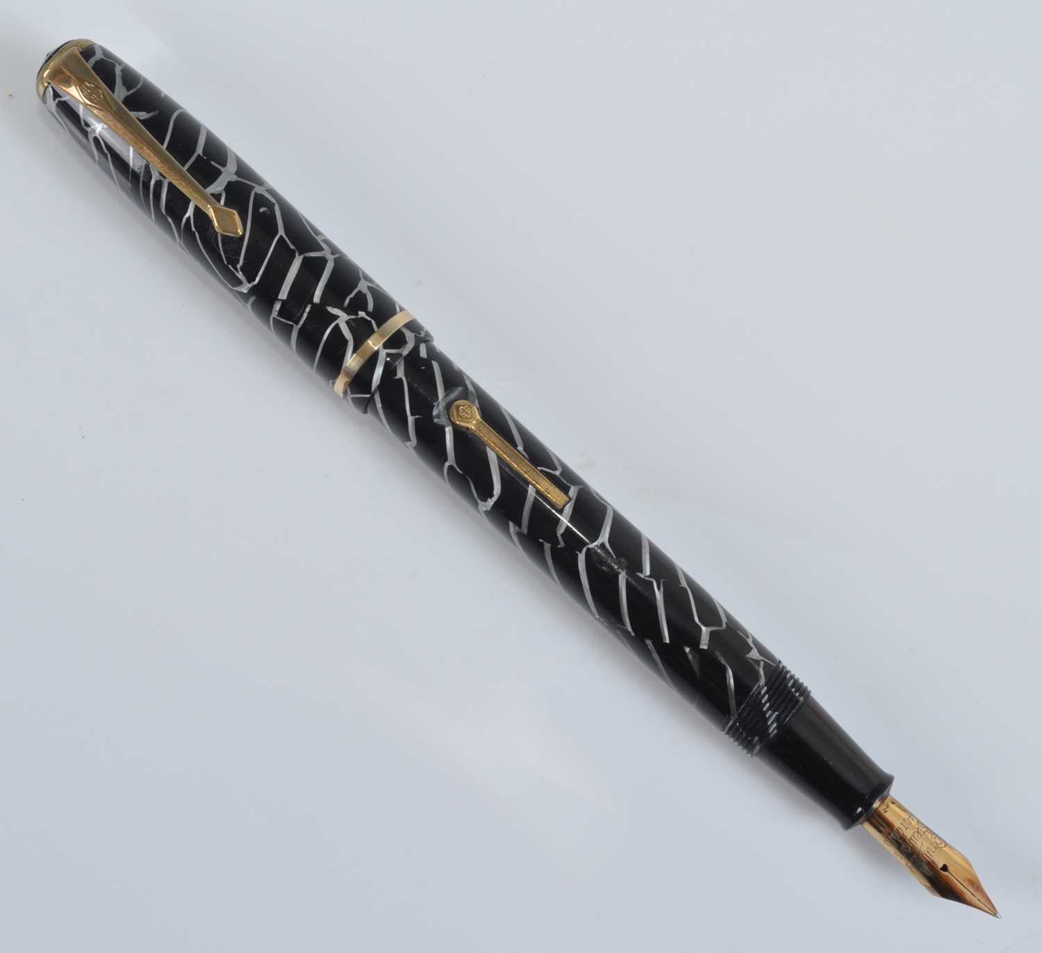 Lot 14 - A Conway Stewart 28 fountain pen, in Cracked...