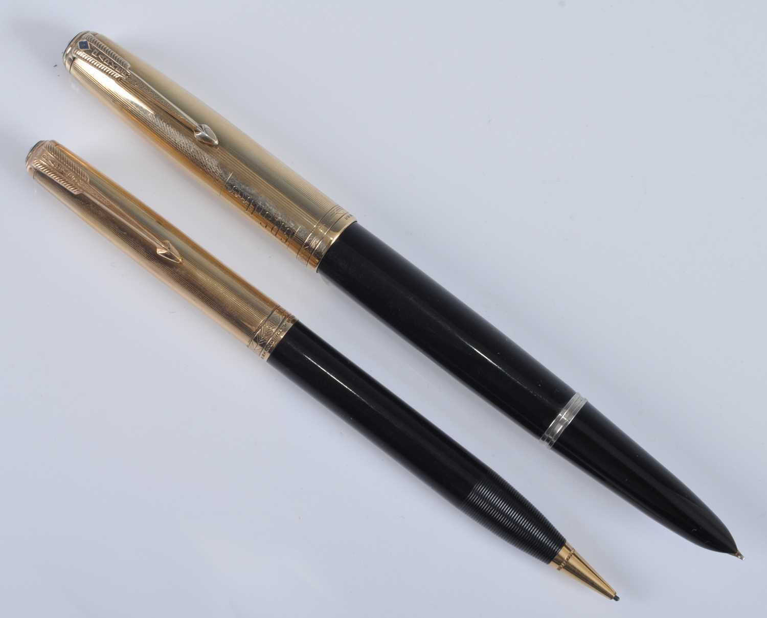 Lot 39 - A Parker 51 fountain pen and pencil set, in...