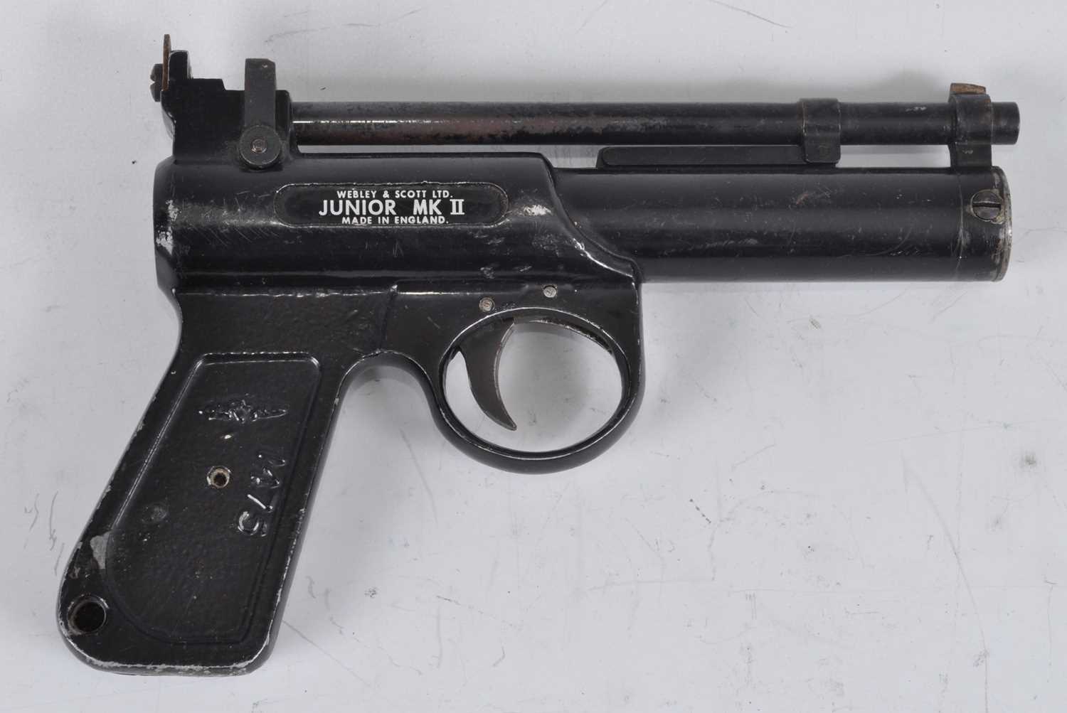 Lot 339 - A Webley Junior Mk II .177 air pistol, serial...