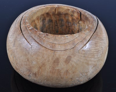 Lot 400 - An early 20th century African ivory bangle, of...