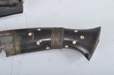 Lot 57 - A 20th century kukri, having a typical 35cm...