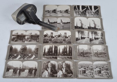 Lot 118 - An early 20th century stereoscopic viewer...