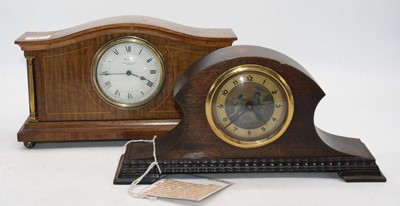 Lot 15 - An early 20th century oak cased mantel clock,...