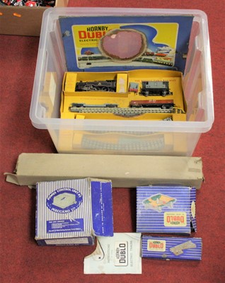 Lot 51 - A collection of models, to include Hornby...