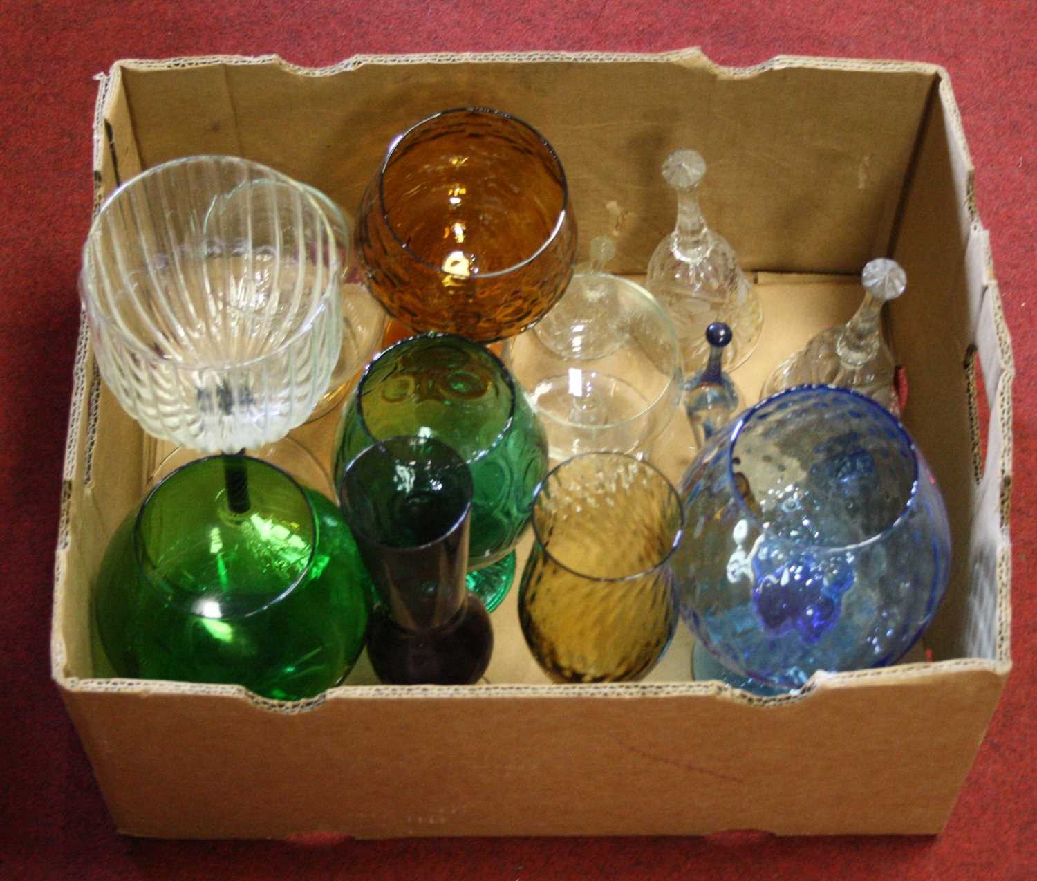 Lot 61 - A box of miscellaneous glassware, to include...