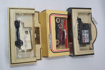 Lot 35 - A collection of boxed modern issue diecast toy...