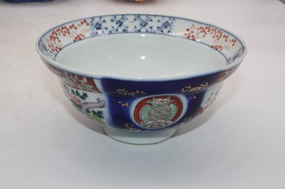 Lot 43 - A box of miscellaneous items to include Imari...
