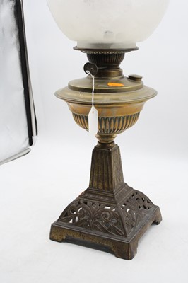 Lot 119 - A Victorian oil lamp, having opalescent...