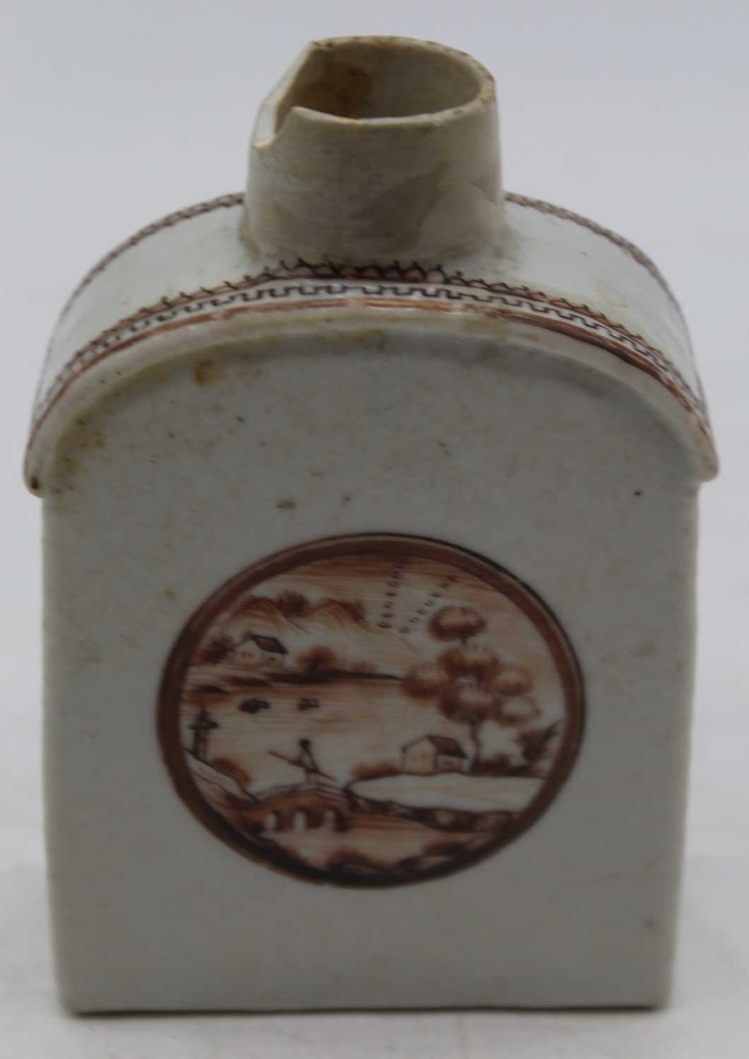 Lot 196 - An 18th century Chinese export porcelain tea...