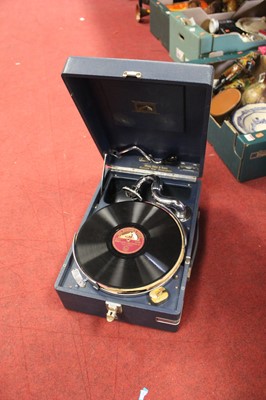 Lot 180 - An early 20th century HMV portable wind-up...