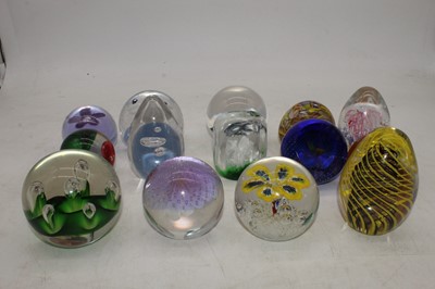 Lot 223 - A collection of various glass paperweights (14)