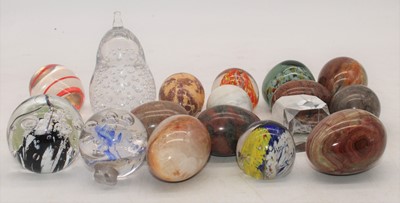 Lot 246 - A collection of various polished hardstone...