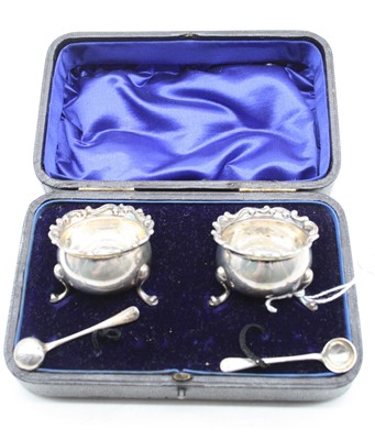 Lot 295 - A pair of Edwardian silver open salts of squat...