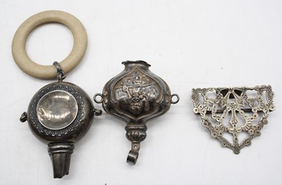 Lot 292 - A small collection of miscellaneous items to...