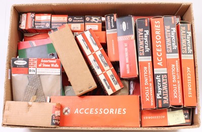Lot 582 - Large tray of boxed Playcraft items: R837...