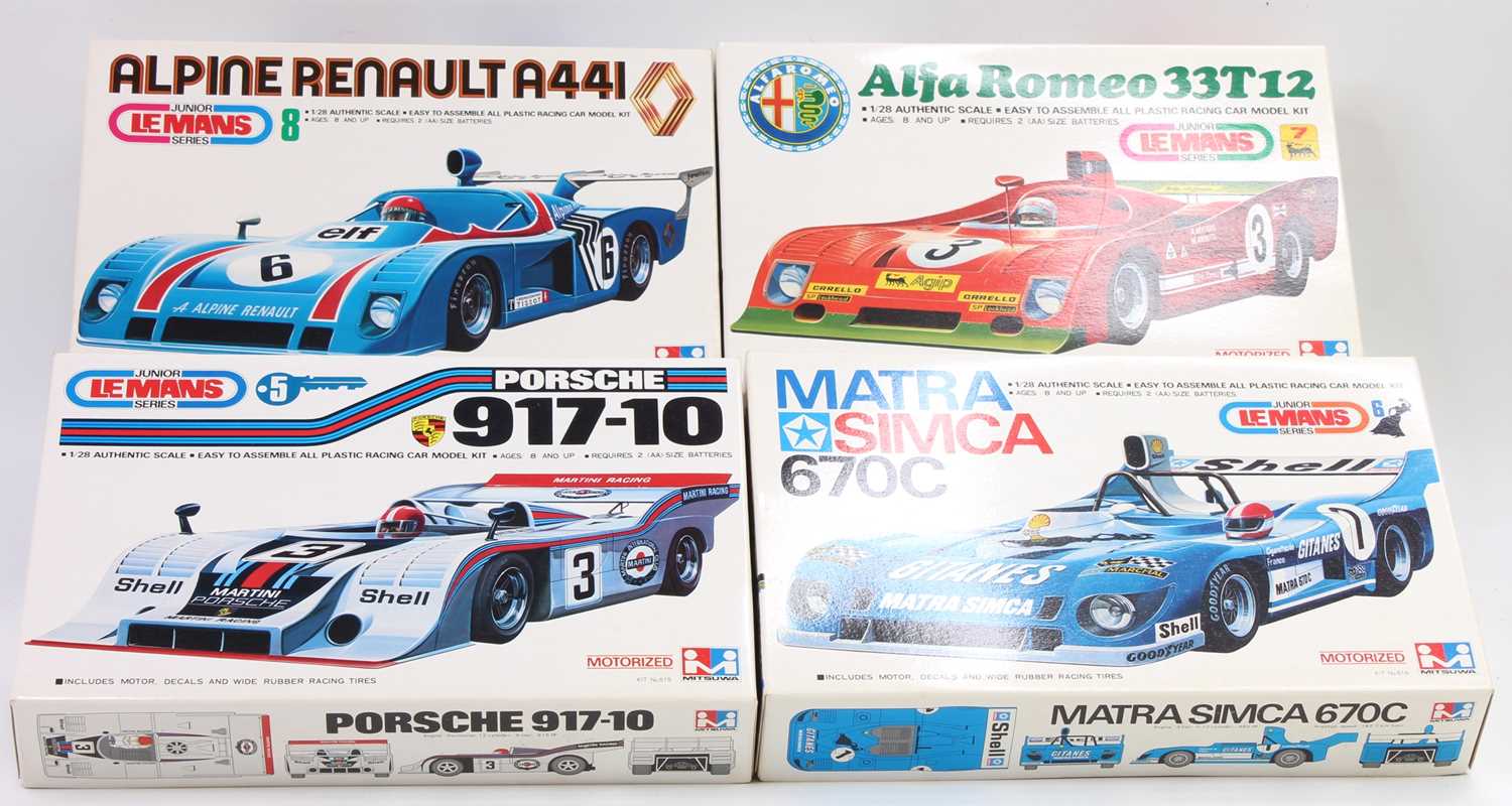 Lot 1865 - Mitsuwa 1.28 scale plastic kits 1969-70 Le...