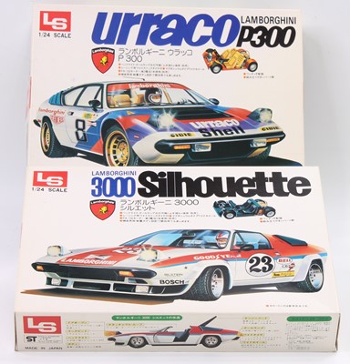 Lot 1259 - L.S 1.24 scale plastic kit group to include,...