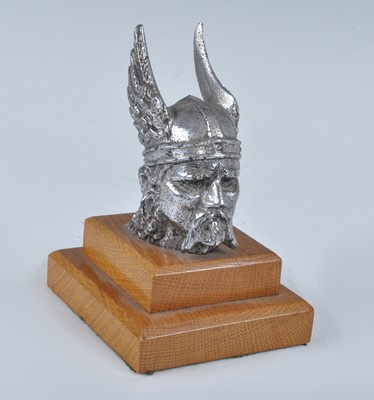 Lot 1496 - A Rover Viking head chrome car mascot, h.9cm,...