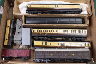 Lot 607 - Five Exley 00 gauge coaches: operating Royal...