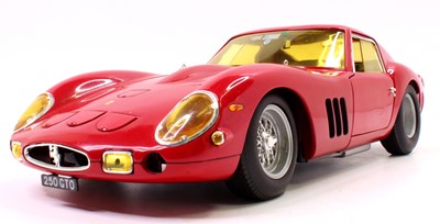 Lot 909 - 3 supercars including a Revell 1/12 scale...