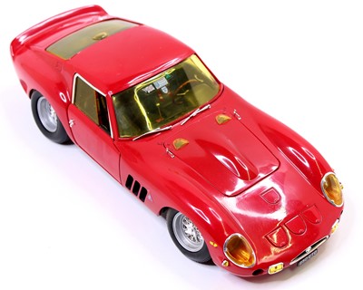 Lot 909 - 3 supercars including a Revell 1/12 scale...