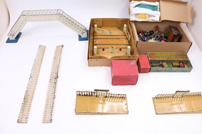 Lot 267 - A collection of Hornby accessories: 1924-5...