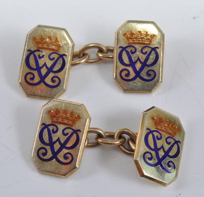 Lot 1207 - A pair of 9ct yellow gold double-ended...